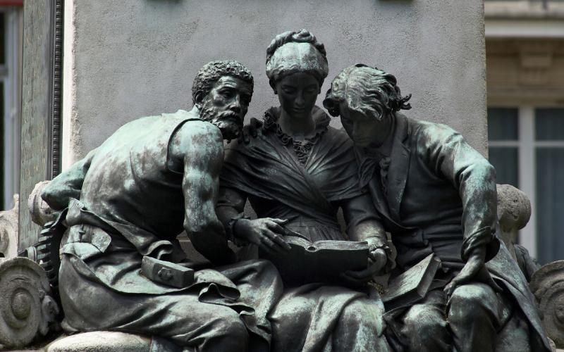 Monument à Balzac de Rodin, symbole du génie littéraire français et de l'innovation artistique.